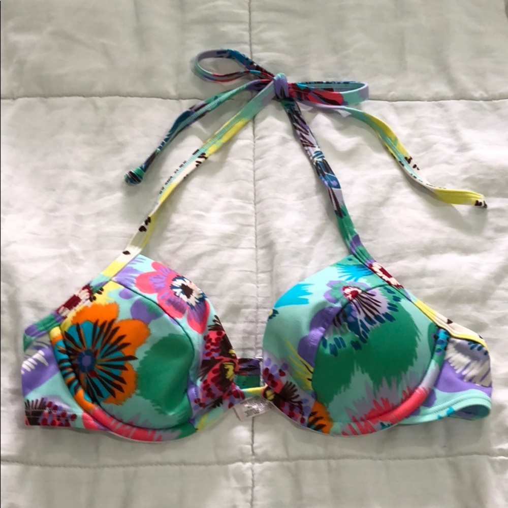 Multicolored bikini top